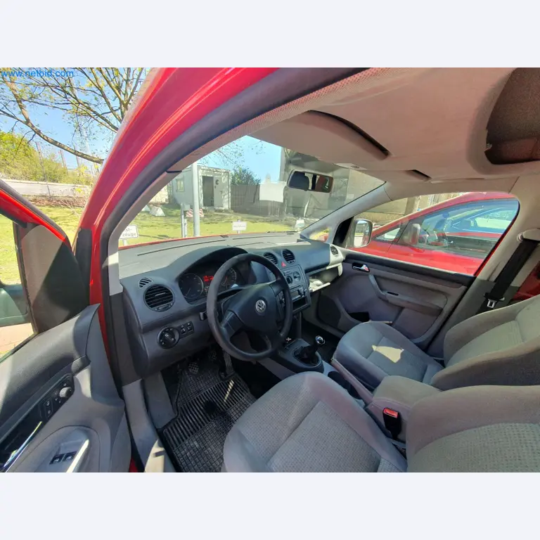 zásoby v zásobnících, čerpadla na ropu/plyn/ropu a provozní zařízení rafinerie-5