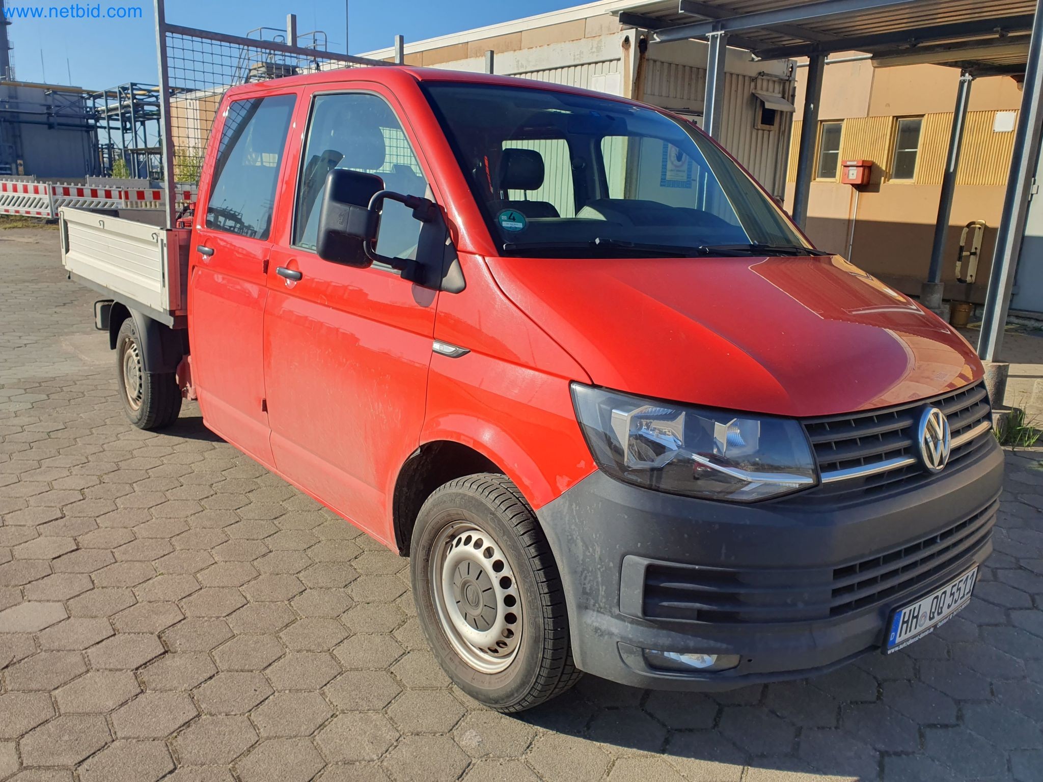 zásoby v zásobnících, čerpadla na ropu/plyn/ropu a provozní zařízení rafinerie-1