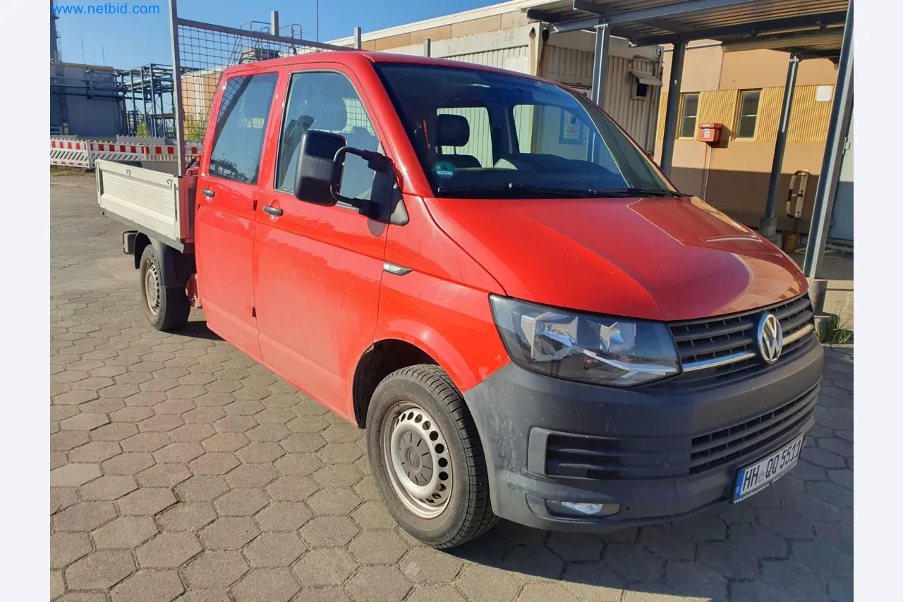 zásoby v zásobnících, čerpadla na ropu/plyn/ropu a provozní zařízení rafinerie-1