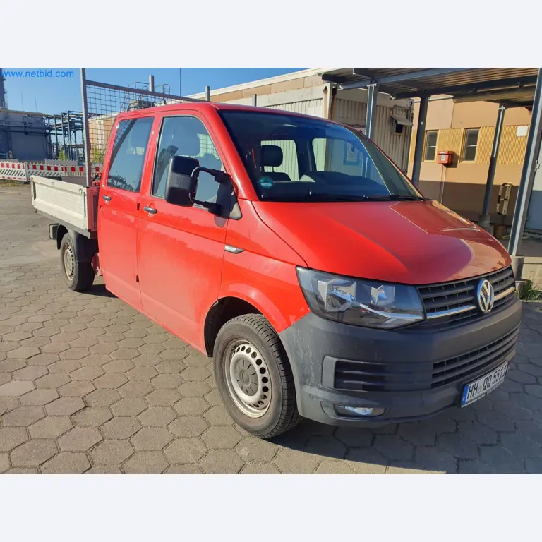 zásoby v zásobnících, čerpadla na ropu/plyn/ropu a provozní zařízení rafinerie-1