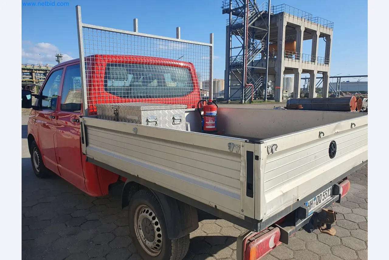 zásoby v zásobnících, čerpadla na ropu/plyn/ropu a provozní zařízení rafinerie-3