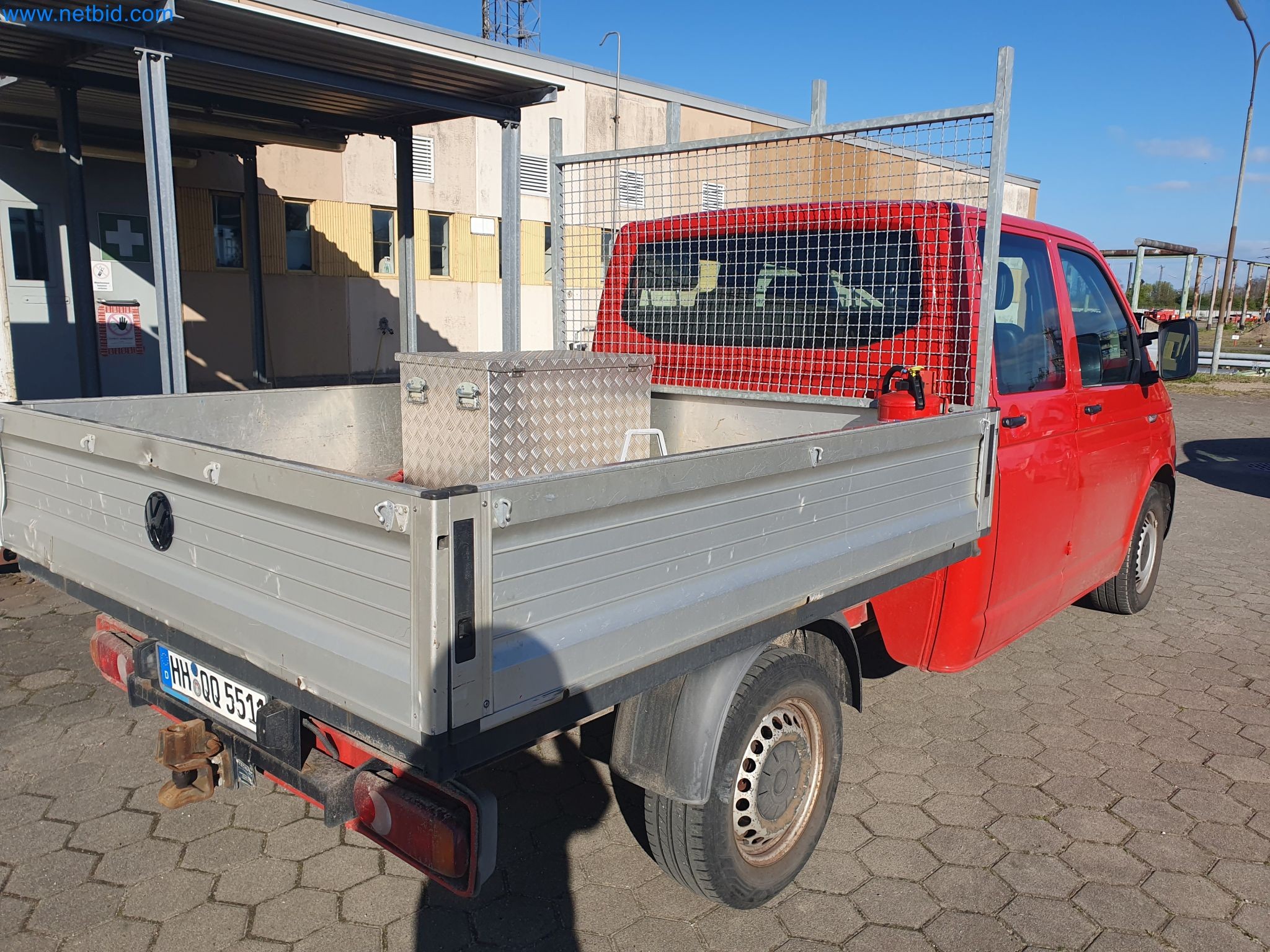 zásoby v zásobnících, čerpadla na ropu/plyn/ropu a provozní zařízení rafinerie-4