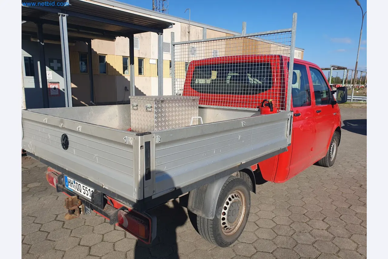 zásoby v zásobnících, čerpadla na ropu/plyn/ropu a provozní zařízení rafinerie-4