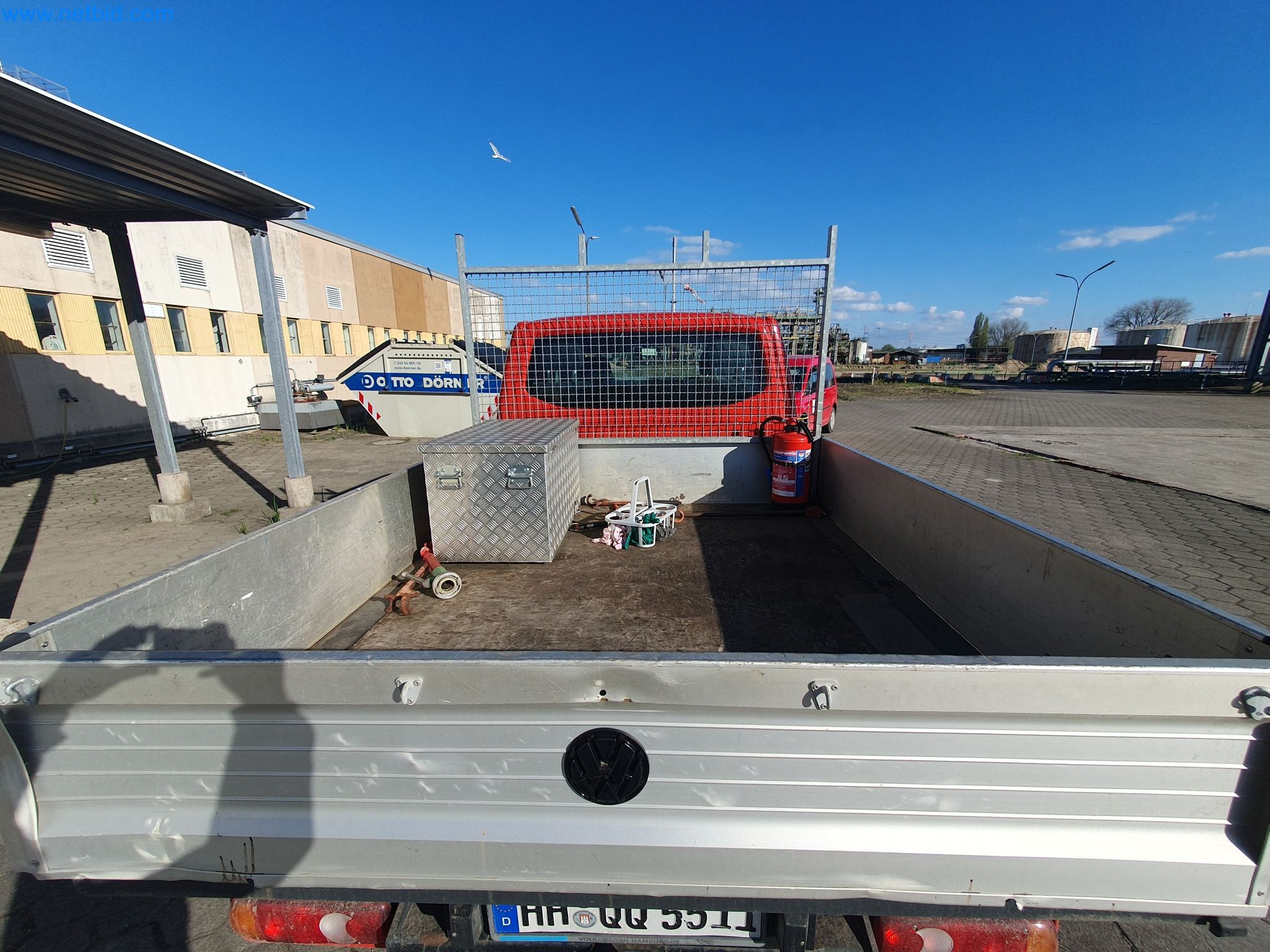 zásoby v zásobnících, čerpadla na ropu/plyn/ropu a provozní zařízení rafinerie-5