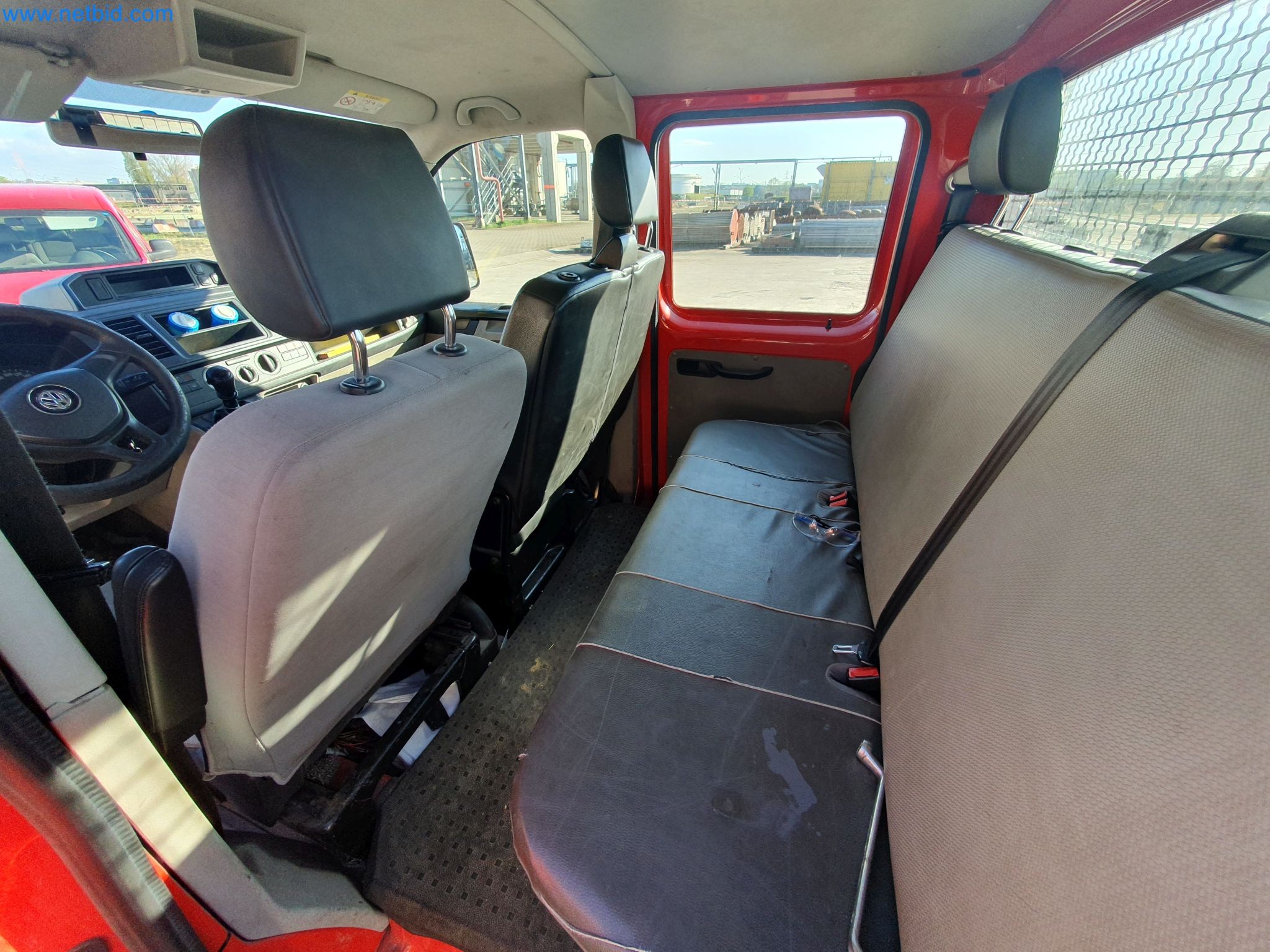 zásoby v zásobnících, čerpadla na ropu/plyn/ropu a provozní zařízení rafinerie-7