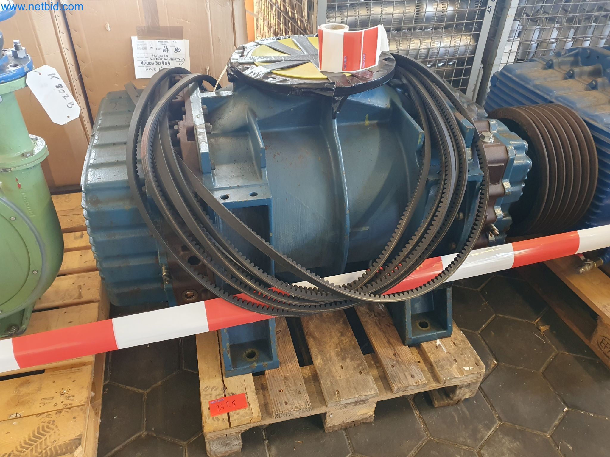Magazine stocks, crude oil/gas/oil pumps and operating equipment of a refinery-2