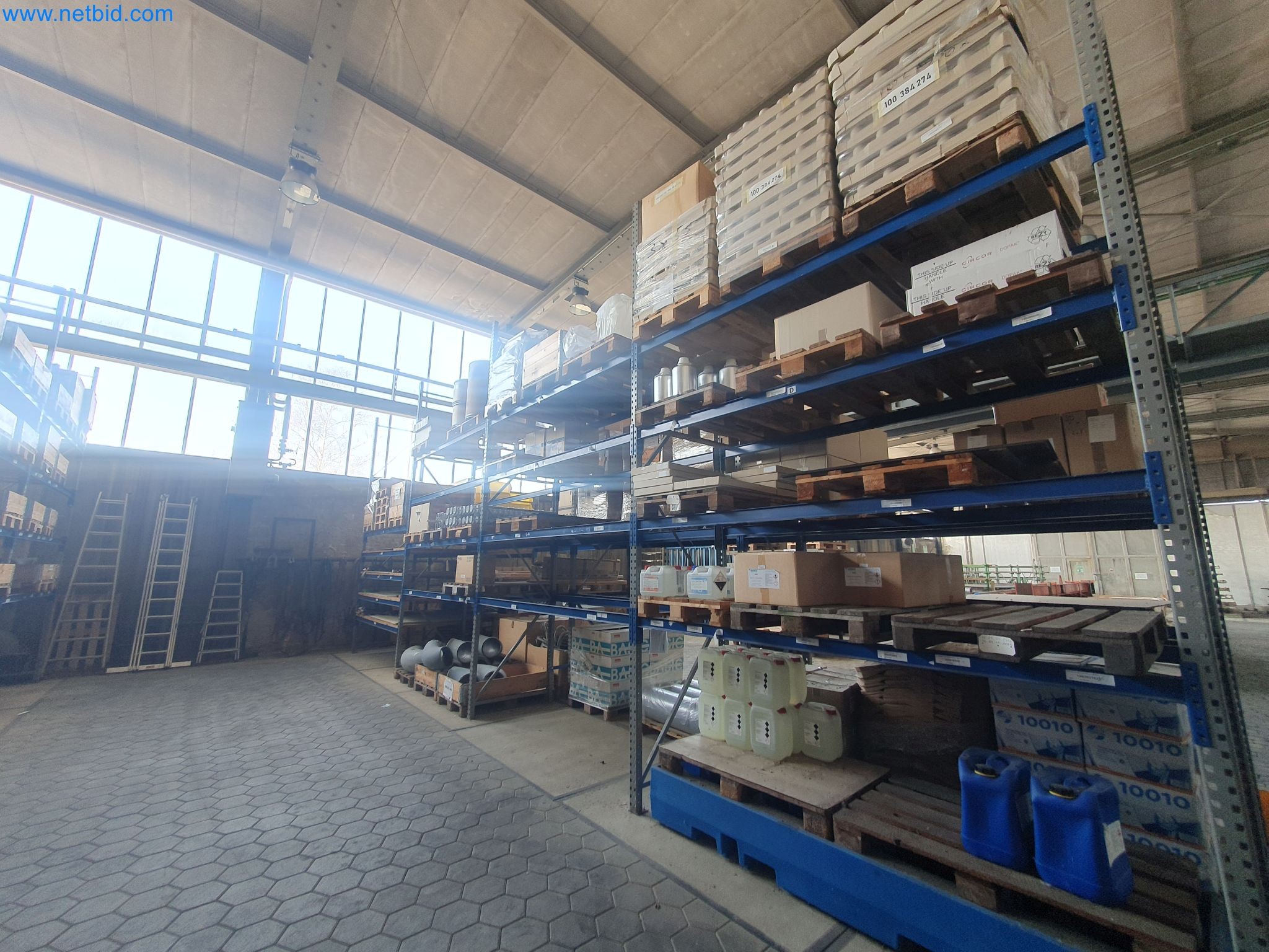 Magazine stocks, crude oil/gas/oil pumps and operating equipment of a refinery-22
