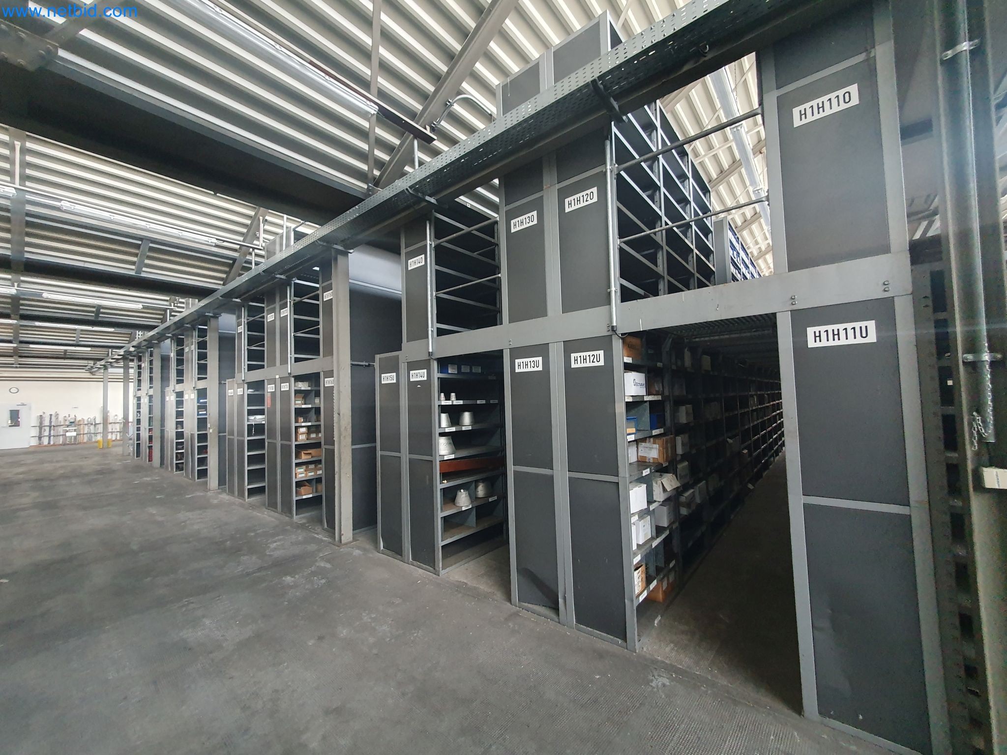 Magazine stocks, crude oil/gas/oil pumps and operating equipment of a refinery-2