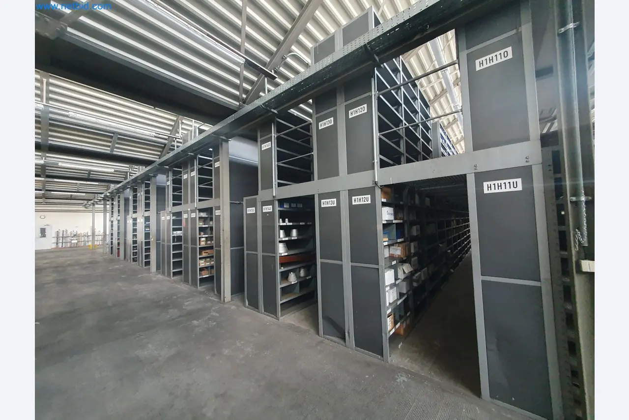 Magazine stocks, crude oil/gas/oil pumps and operating equipment of a refinery-2