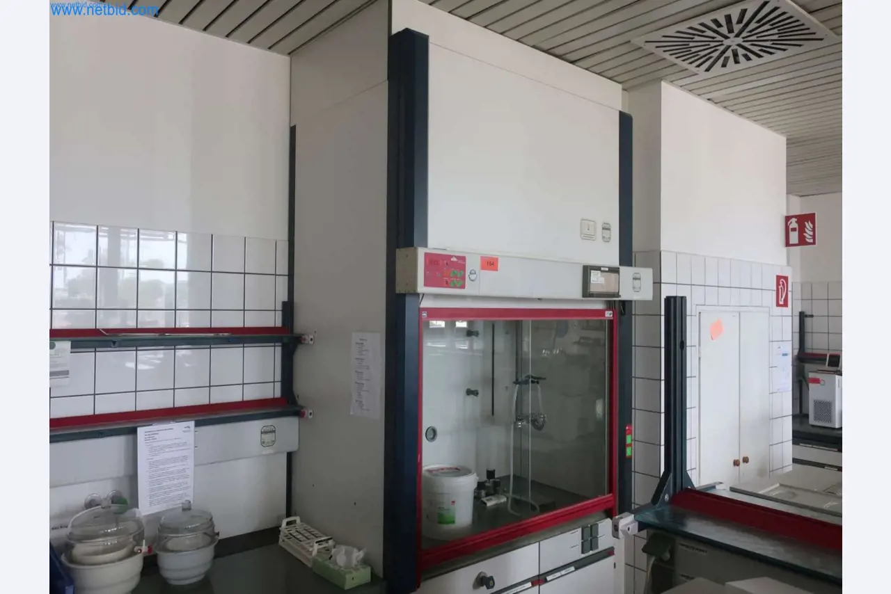 Zakłady produkcji i magazynowania mineralnych produktów olejowych, jak również surowców i produktów gotowych do produkcji smarów.-10