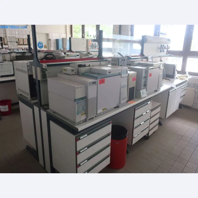 Zakłady produkcji i magazynowania mineralnych produktów olejowych, jak również surowców i produktów gotowych do produkcji smarów.-11