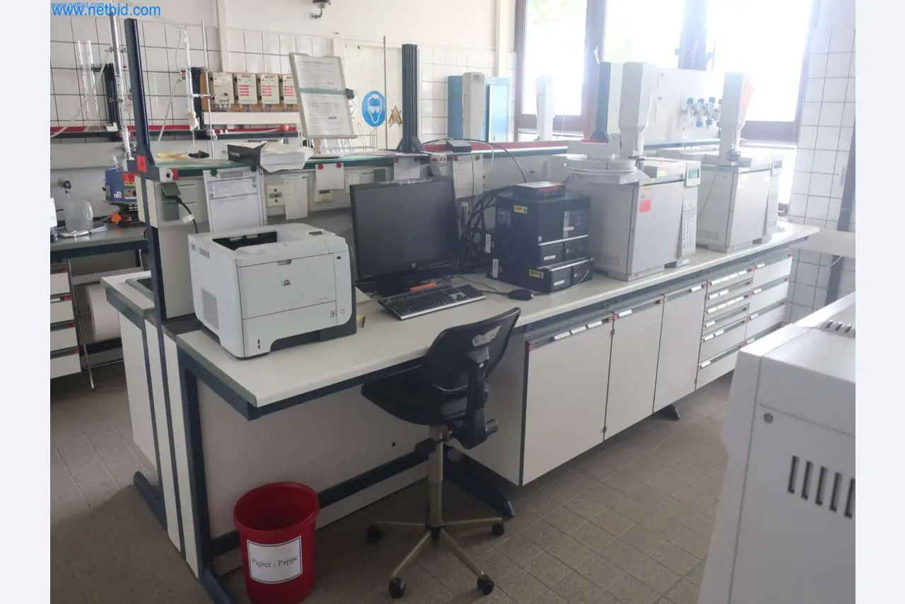 Zakłady produkcji i magazynowania mineralnych produktów olejowych, jak również surowców i produktów gotowych do produkcji smarów.-12