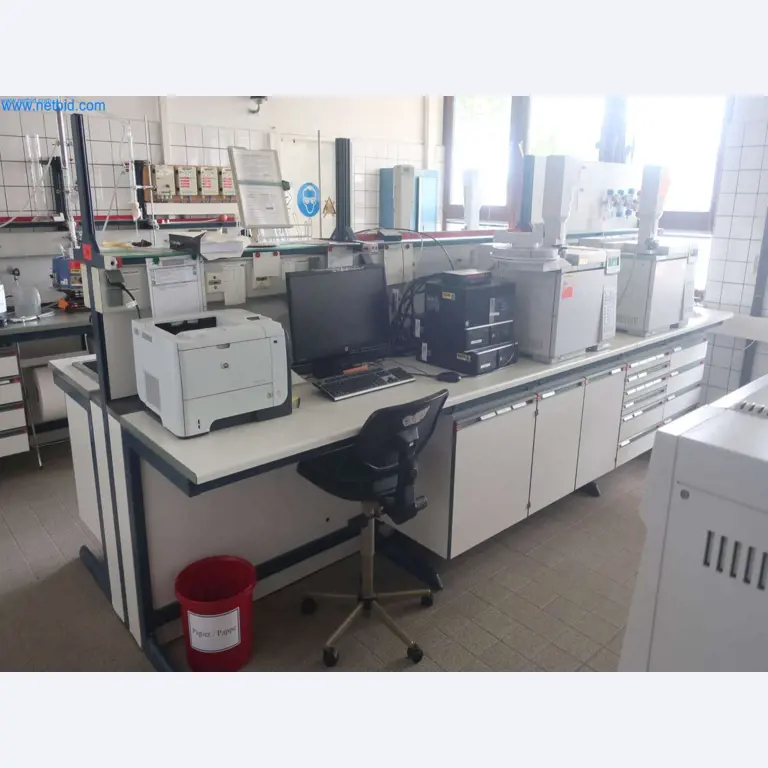 Zakłady produkcji i magazynowania mineralnych produktów olejowych, jak również surowców i produktów gotowych do produkcji smarów.-12