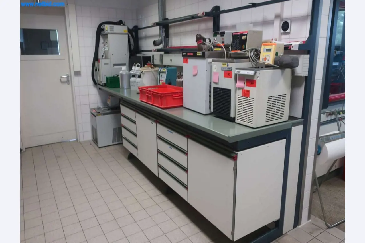 Zakłady produkcji i magazynowania mineralnych produktów olejowych, jak również surowców i produktów gotowych do produkcji smarów.-15