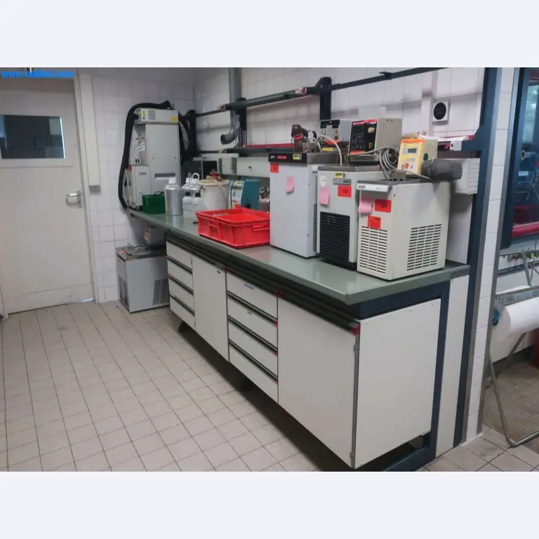 Zakłady produkcji i magazynowania mineralnych produktów olejowych, jak również surowców i produktów gotowych do produkcji smarów.-15