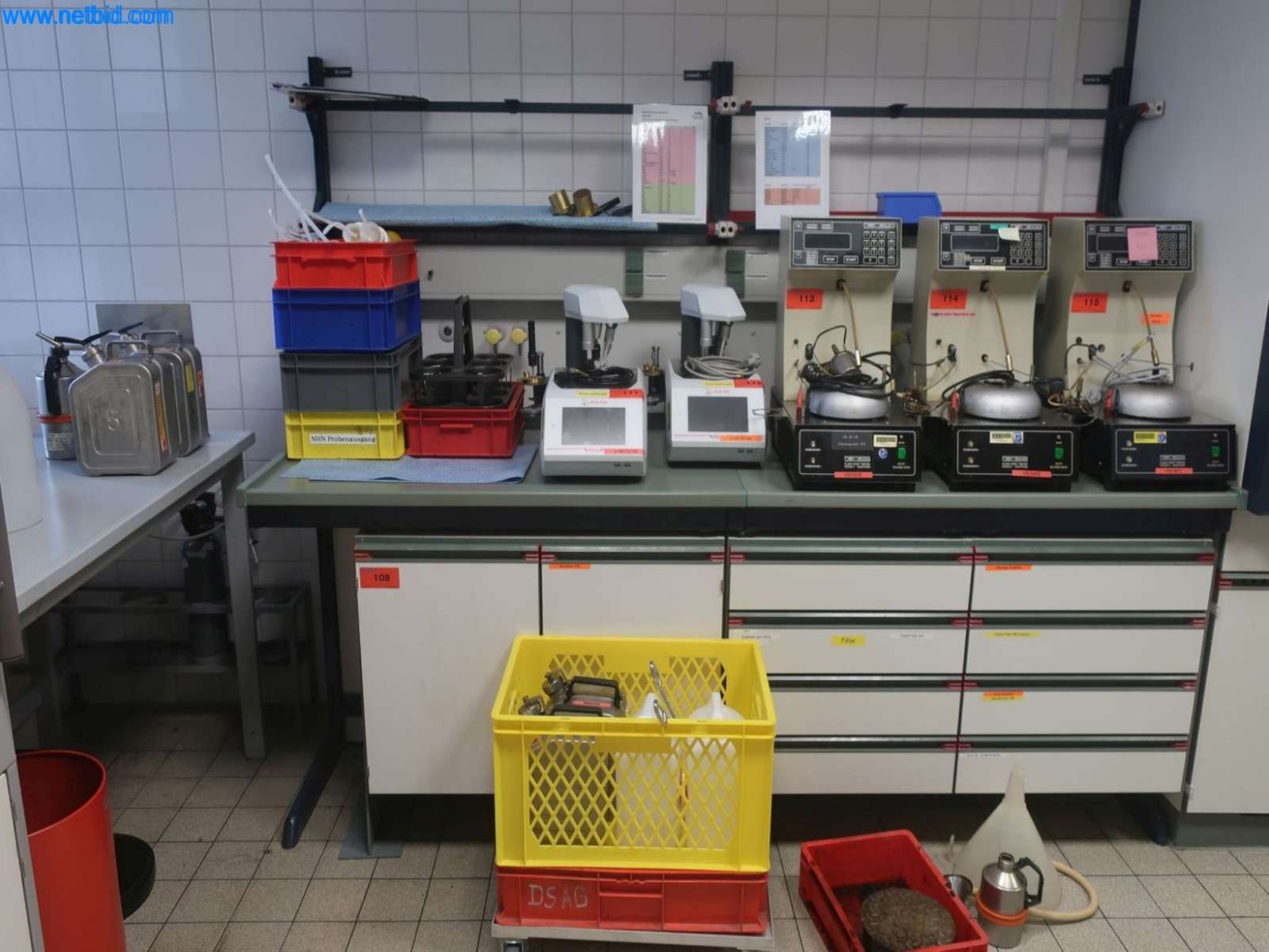 Plants for the production and storage of mineral oil products as well as input and finished products for the production of lubricants-16