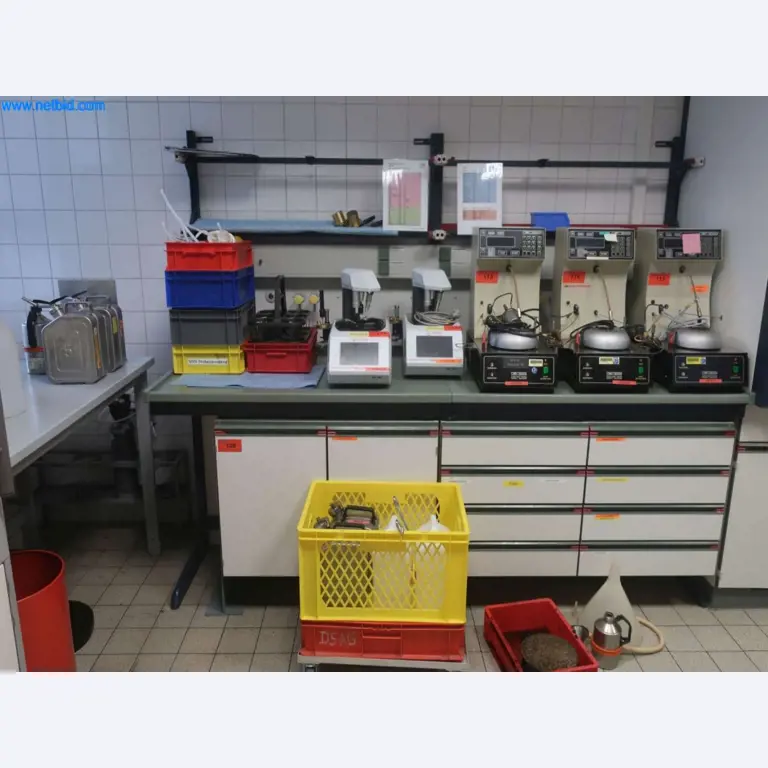 Zakłady produkcji i magazynowania mineralnych produktów olejowych, jak również surowców i produktów gotowych do produkcji smarów.-16