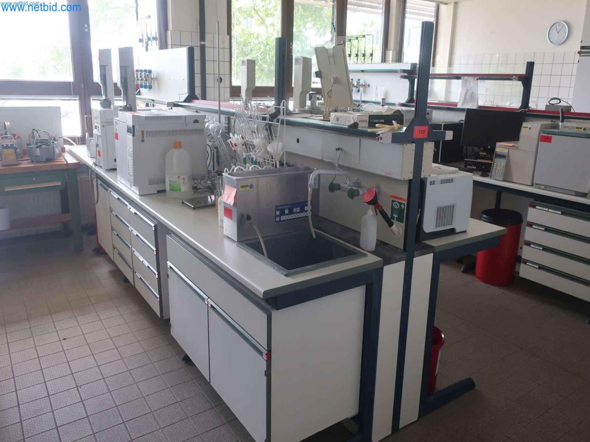 Plants for the production and storage of mineral oil products as well as input and finished products for the production of lubricants-1