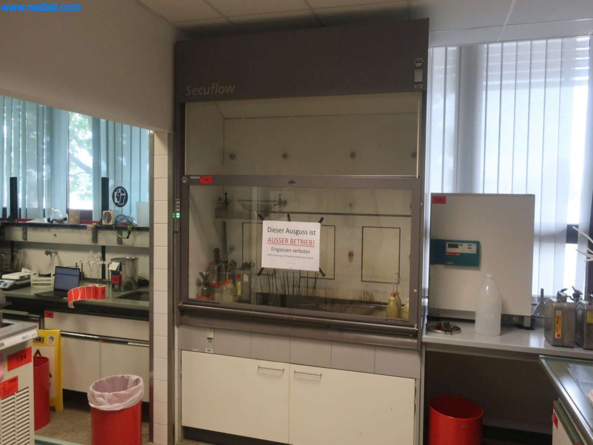 Plants for the production and storage of mineral oil products as well as input and finished products for the production of lubricants-9