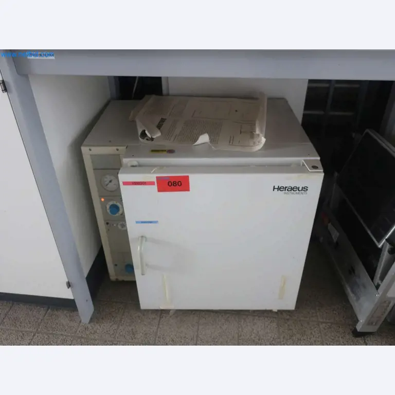 Zakłady produkcji i magazynowania mineralnych produktów olejowych, jak również surowców i produktów gotowych do produkcji smarów.-10