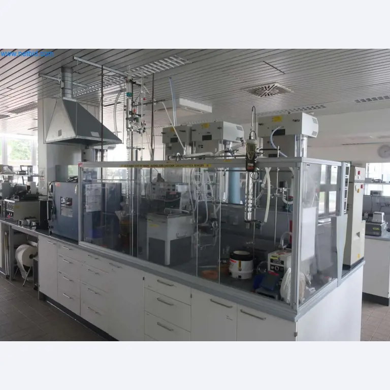 Zakłady produkcji i magazynowania mineralnych produktów olejowych, jak również surowców i produktów gotowych do produkcji smarów.-14