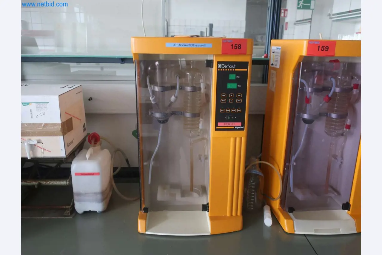 Zakłady produkcji i magazynowania mineralnych produktów olejowych, jak również surowców i produktów gotowych do produkcji smarów.-18