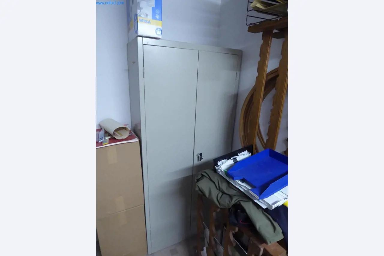 BGA, stroje, inventář a kancelářský inventář z modelářského sektoru-1