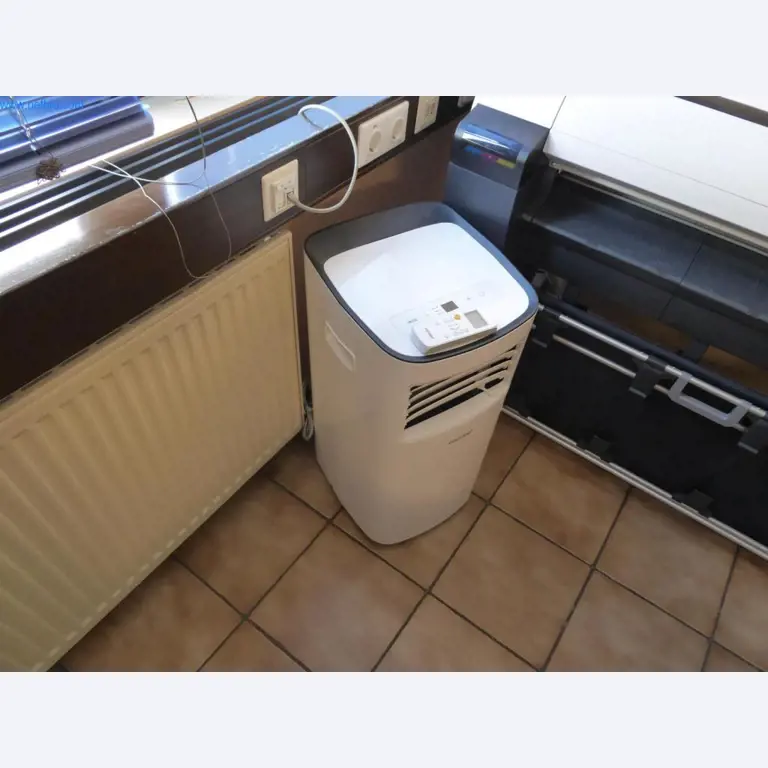 BGA, stroje, inventář a kancelářský inventář z modelářského sektoru-1