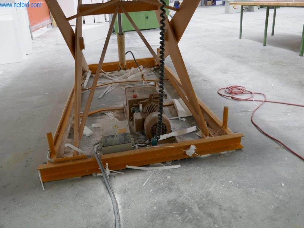 BGA, stroje, inventář a kancelářský inventář z modelářského sektoru-3