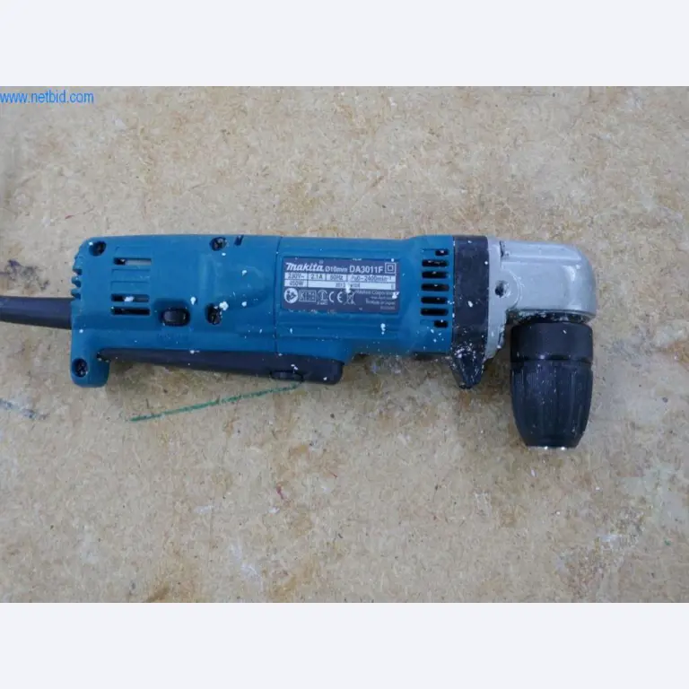 BGA, stroje, inventář a kancelářský inventář z modelářského sektoru-1