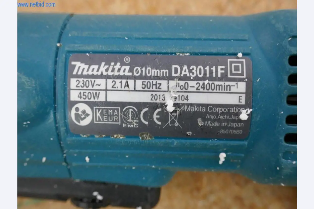 BGA, stroje, inventář a kancelářský inventář z modelářského sektoru-2