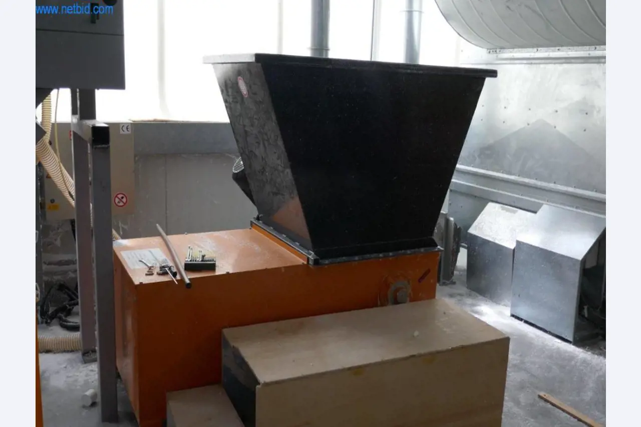 BGA, machines, stocks de marchandises et inventaire de bureau du secteur du modélisme-1