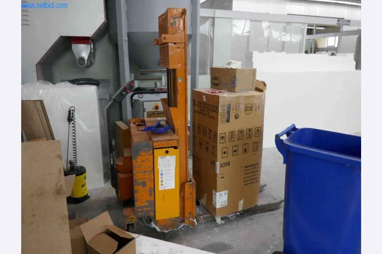 Operating and office equipment, machines, inventories and office inventory from the field of model making-1