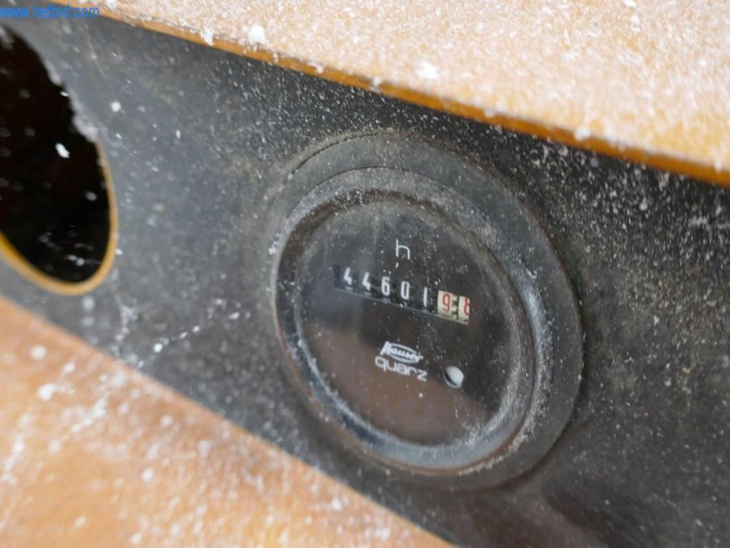 BGA, stroje, inventář a kancelářský inventář z modelářského sektoru-6