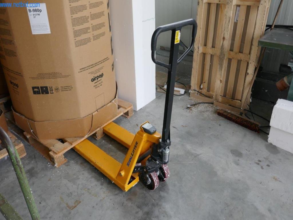 BGA, stroje, inventář a kancelářský inventář z modelářského sektoru-2