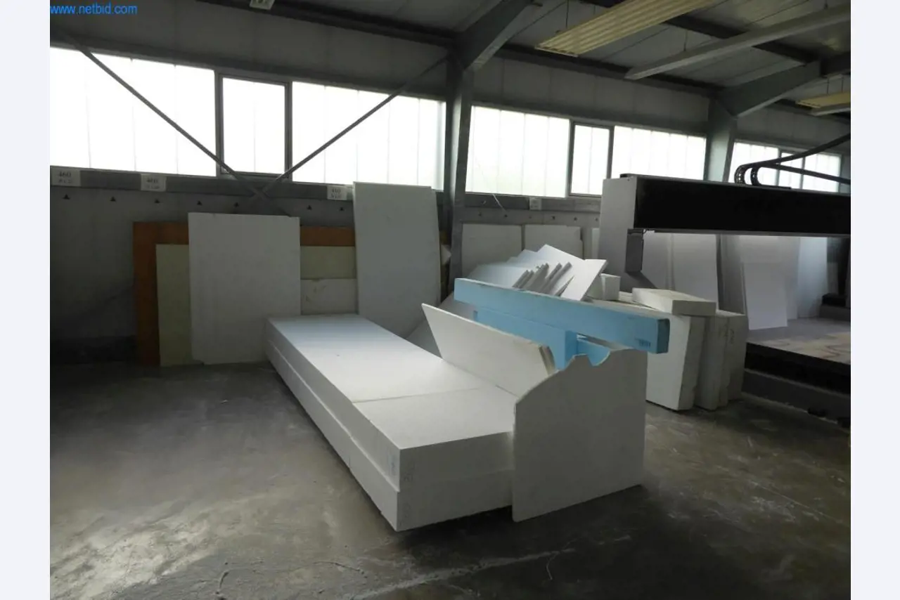 Operating and office equipment, machines, inventories and office inventory from the field of model making-1