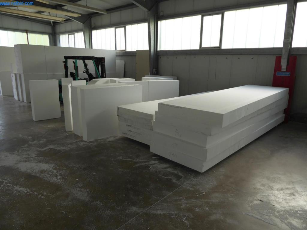 BGA, stroje, inventář a kancelářský inventář z modelářského sektoru-2