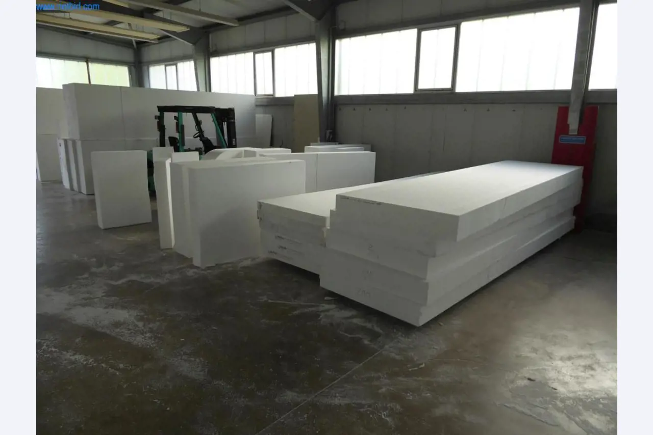 Operating and office equipment, machines, inventories and office inventory from the field of model making-2