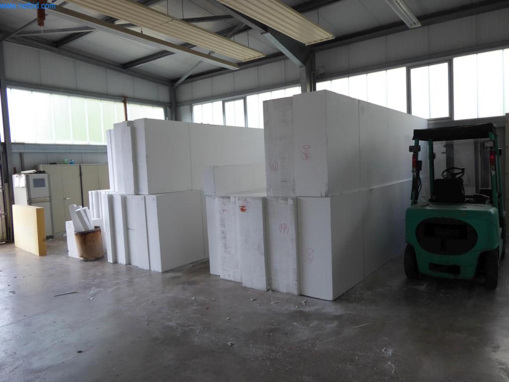 BGA, stroje, inventář a kancelářský inventář z modelářského sektoru-4