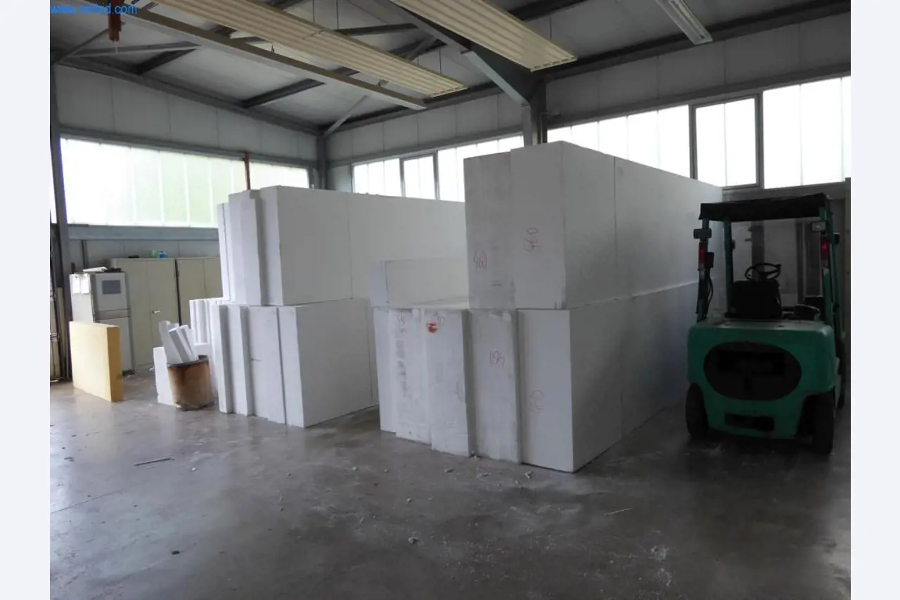 Operating and office equipment, machines, inventories and office inventory from the field of model making-4