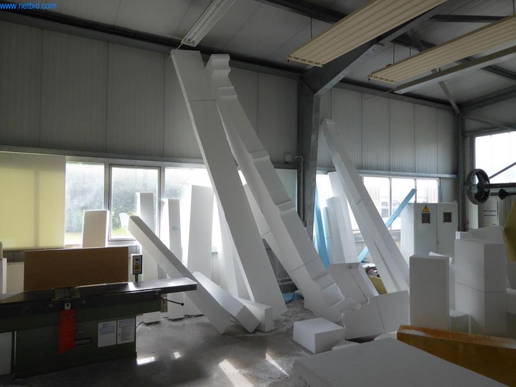 BGA, stroje, inventář a kancelářský inventář z modelářského sektoru-5