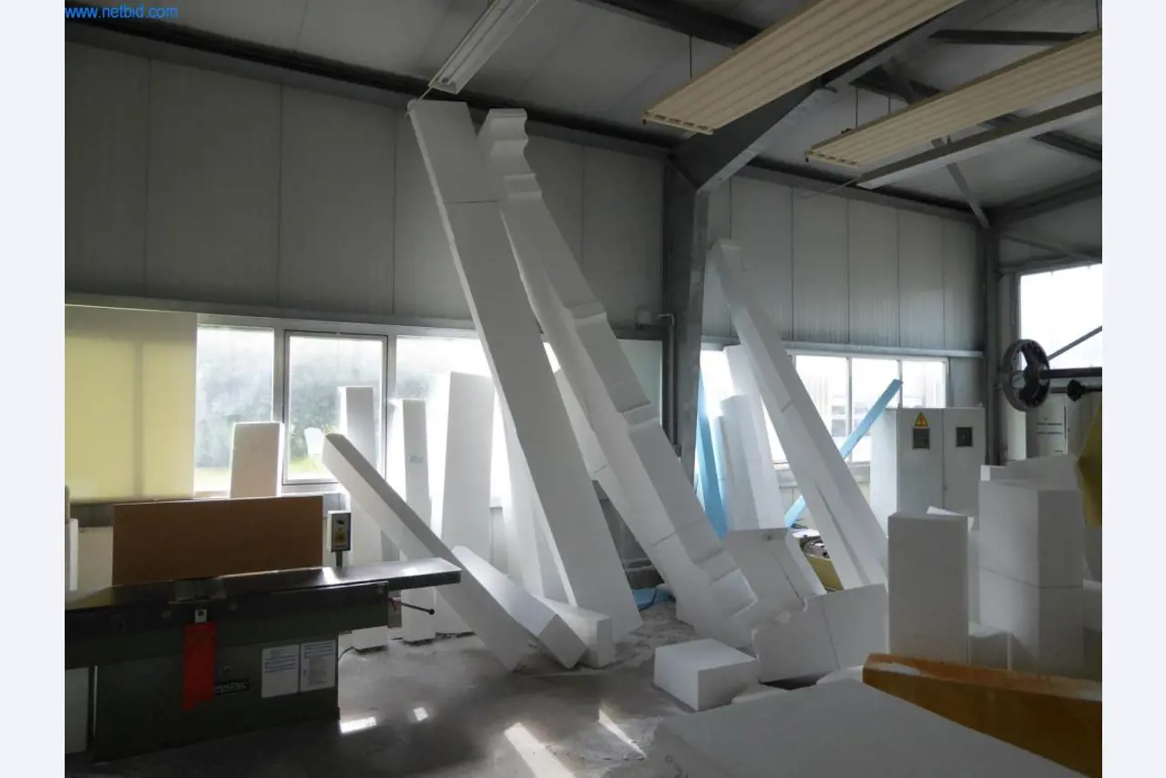 Operating and office equipment, machines, inventories and office inventory from the field of model making-5