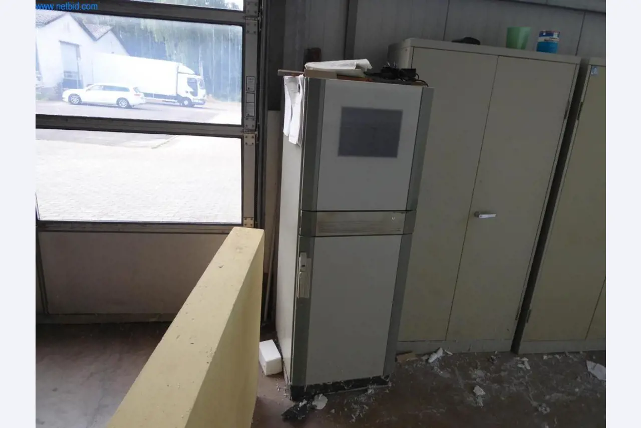 BGA, stroje, inventář a kancelářský inventář z modelářského sektoru-1