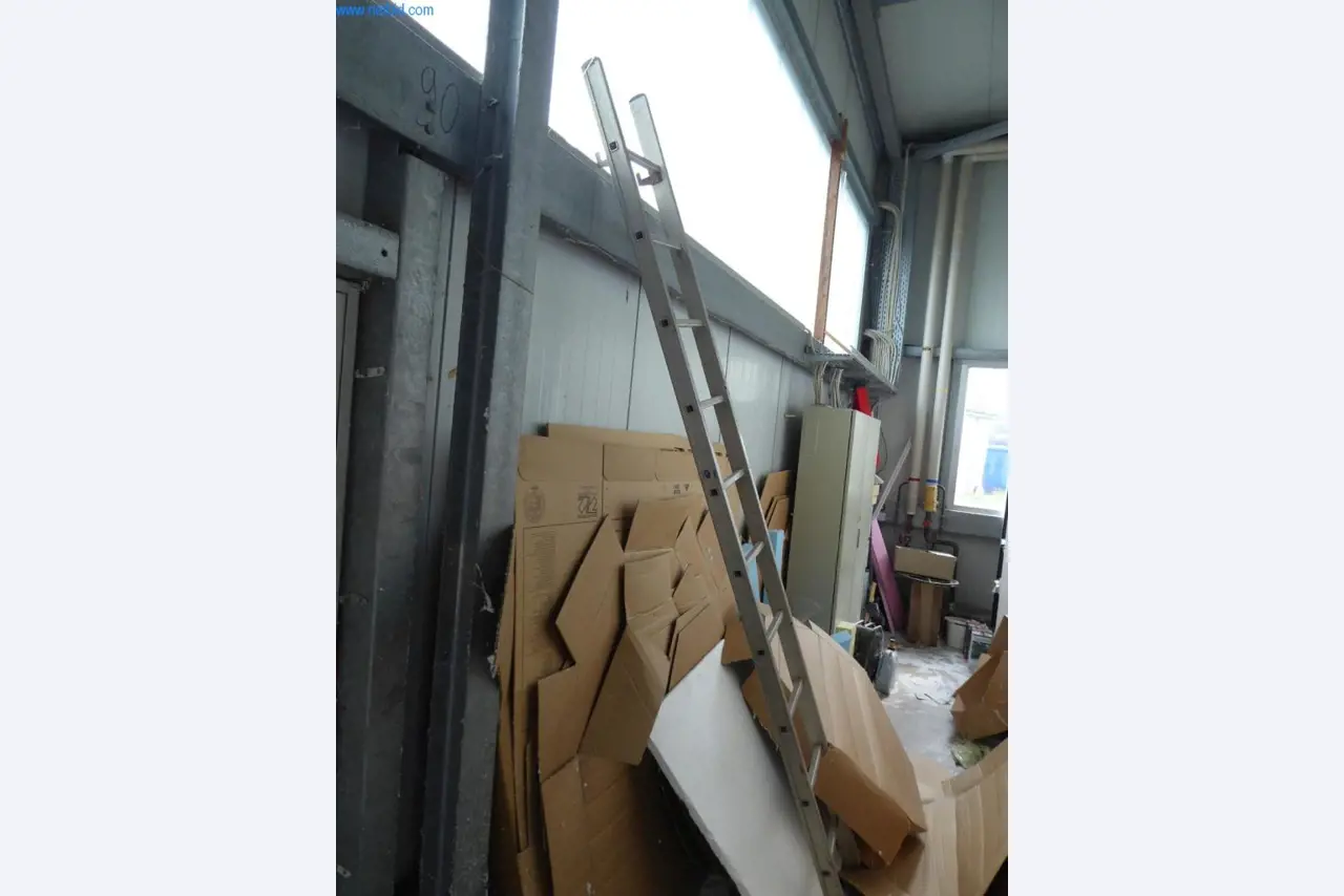 BGA, stroje, inventář a kancelářský inventář z modelářského sektoru-1