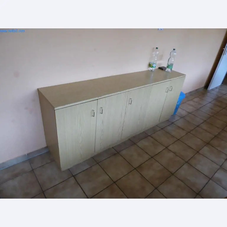 BGA, stroji, inventar in pisarniški inventar iz sektorja modeliranja-3