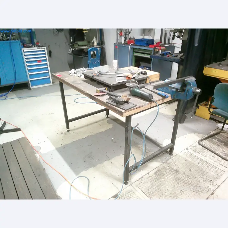 Maschinen und Anlagen aus der Automobilzuliefererindustrie-1