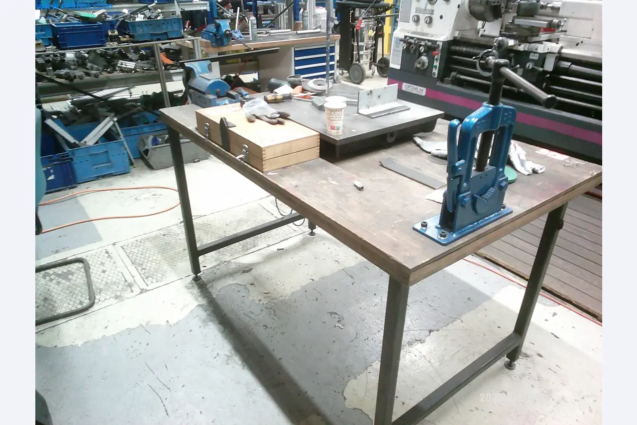 Maschinen und Anlagen aus der Automobilzuliefererindustrie-2