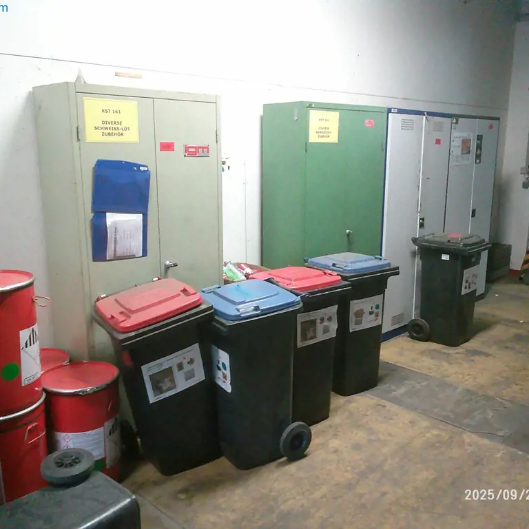 4 Stahlblechschränke