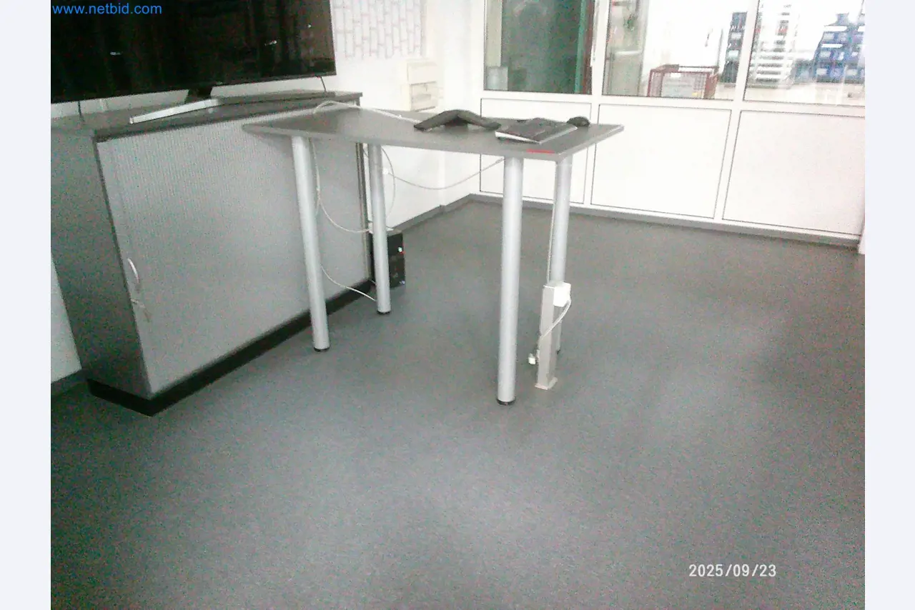 Maschinen und Anlagen aus der Automobilzuliefererindustrie-8