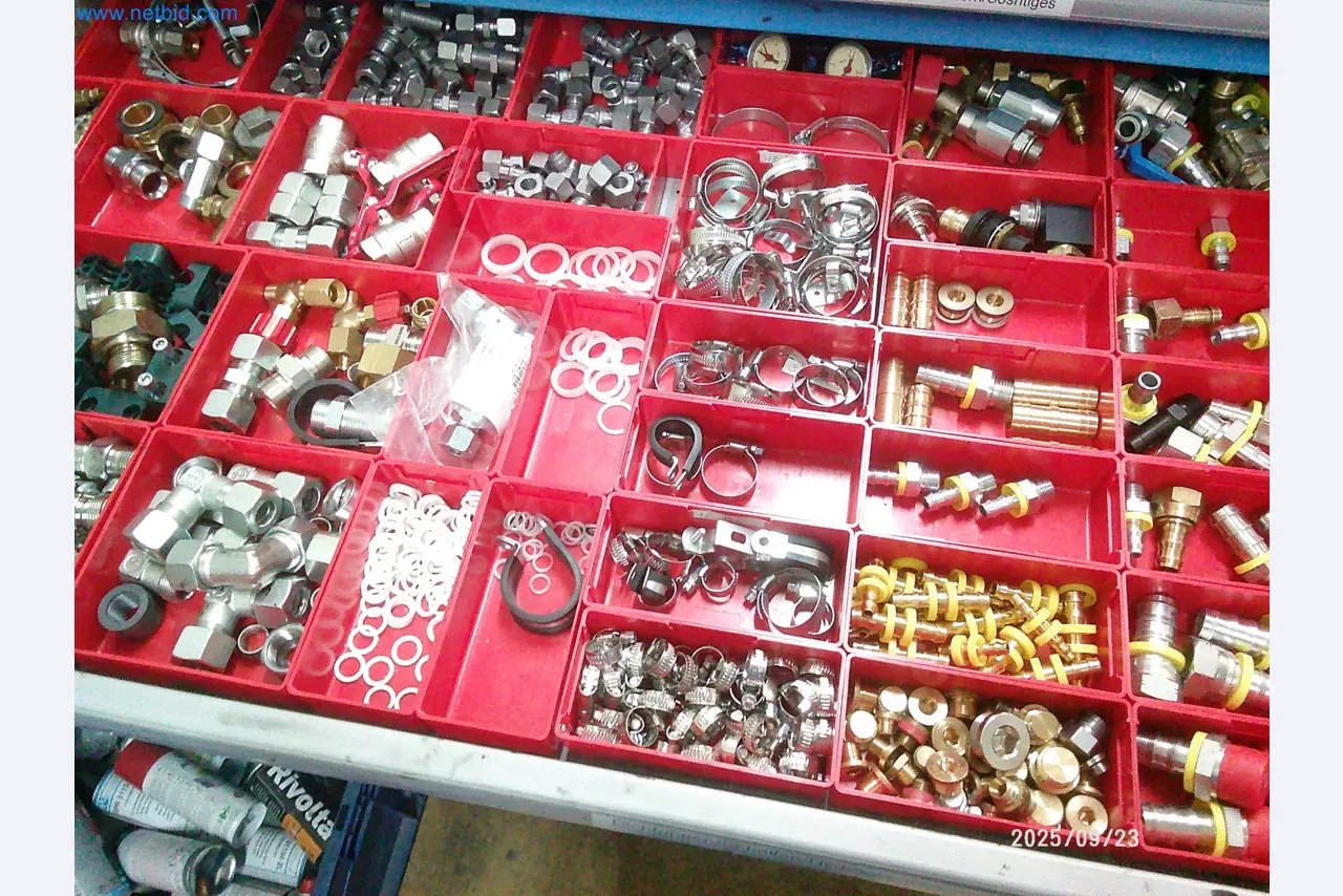 Maschinen und Anlagen aus der Automobilzuliefererindustrie-6